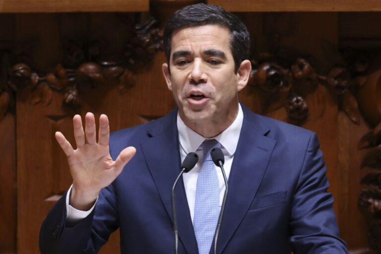 Ministro diz que hoje é dia de dar ao país a Lei da Nacionalidade que portugueses querem