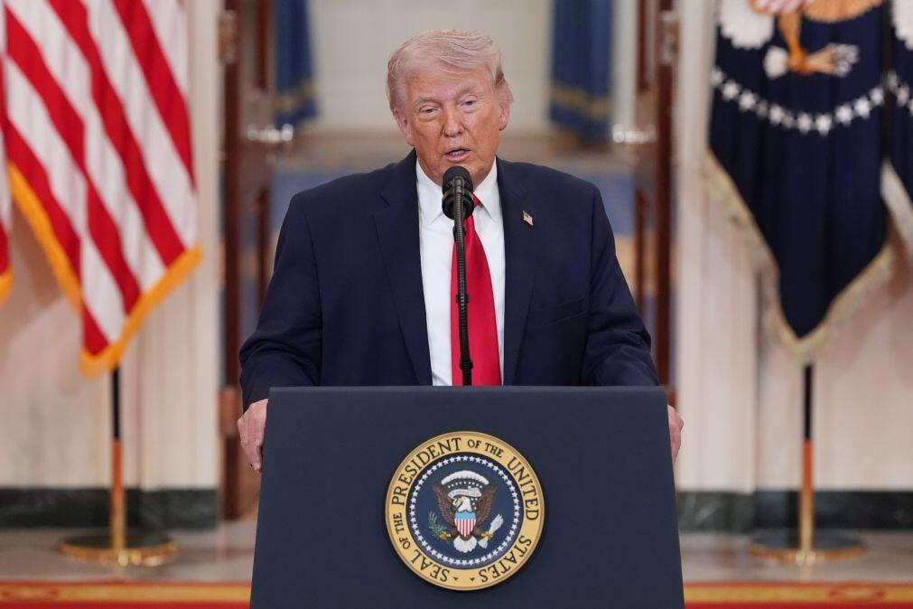 Trump insiste em prazo de 48 horas para Teerão reabrir estreito de Ormuz