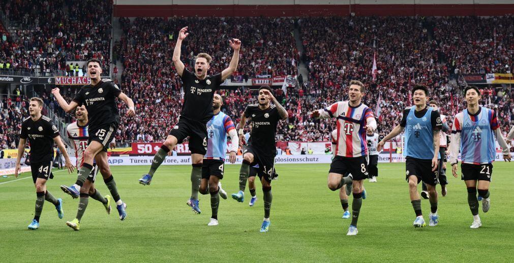 Bayern vence em Friburgo e chega aos 100 golos com reviravolta nos descontos