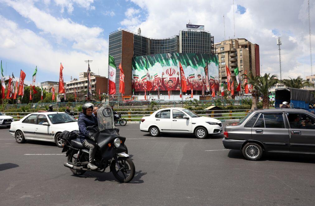 EUA impõem sanções a indivíduos, empresas e petroleiros ligados à “elite do regime” iraniano