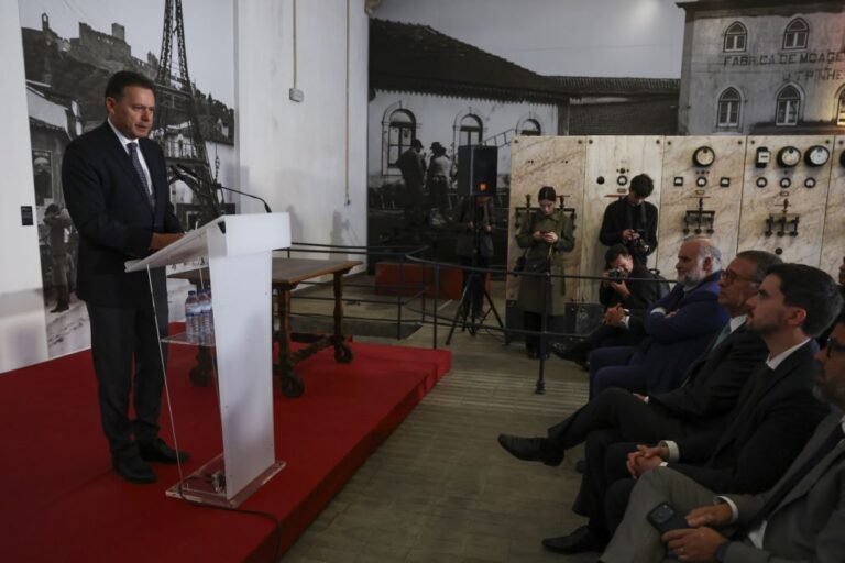 Montenegro diz que está a ser feito um investimento redobrado na limpeza florestal