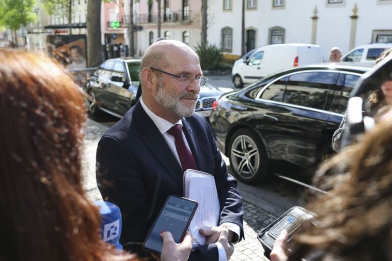 Supervisão de seguros diz que é difícil dar resposta 