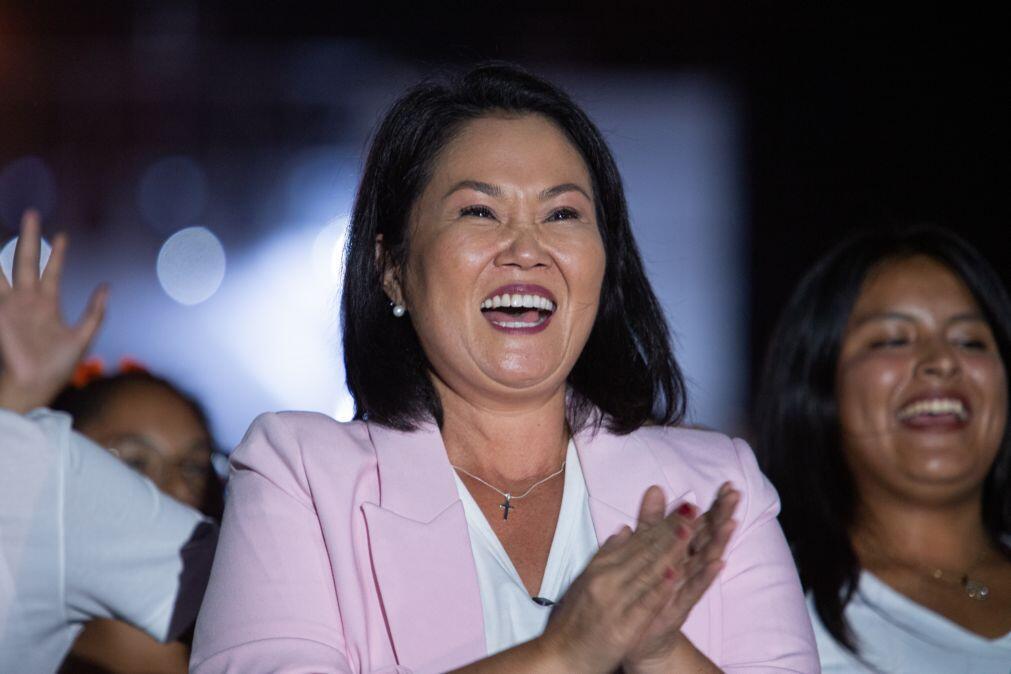 Urnas abrem no Peru para eleger 9.º Presidente em 10 anos