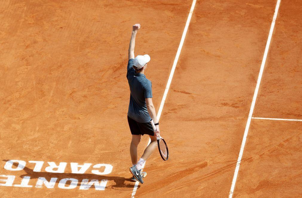 Jannik Sinner apura-se para a final do Masters 1.000 de Monte Carlo em ténis