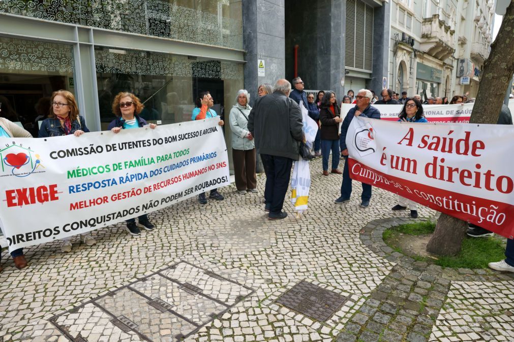 Cinco dezenas manifestaram-se pela continuidade das urgências de obstetrícia