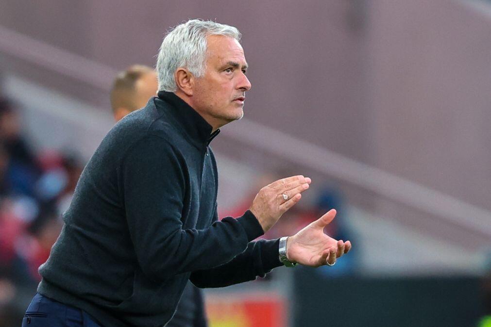 Mourinho crê no nível competitivo do Benfica para vencer Sporting