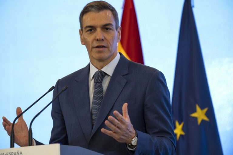 Espanha inicia processo para regularizar meio milhão de imigrantes