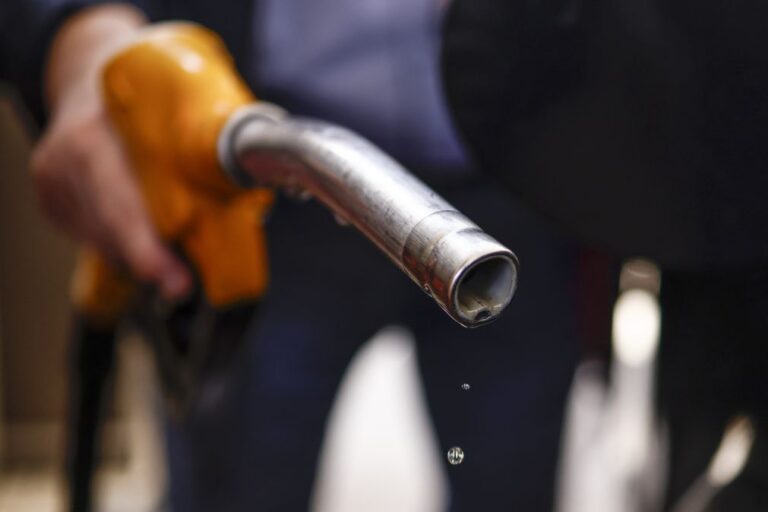 Gasolina com 32% de etanol evitará dependência do Brasil da importação - diretor da ANP