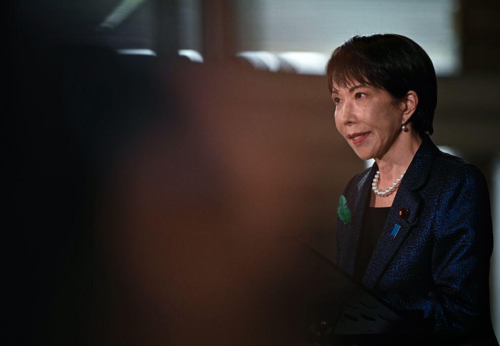 Primeira-ministra do Japão envia oferenda a santuário símbolo do militarismo