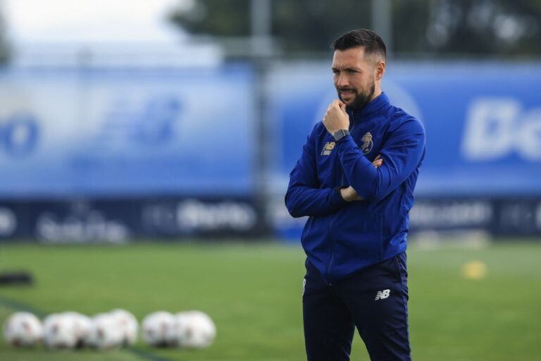 Farioli quer FC Porto dentro da 