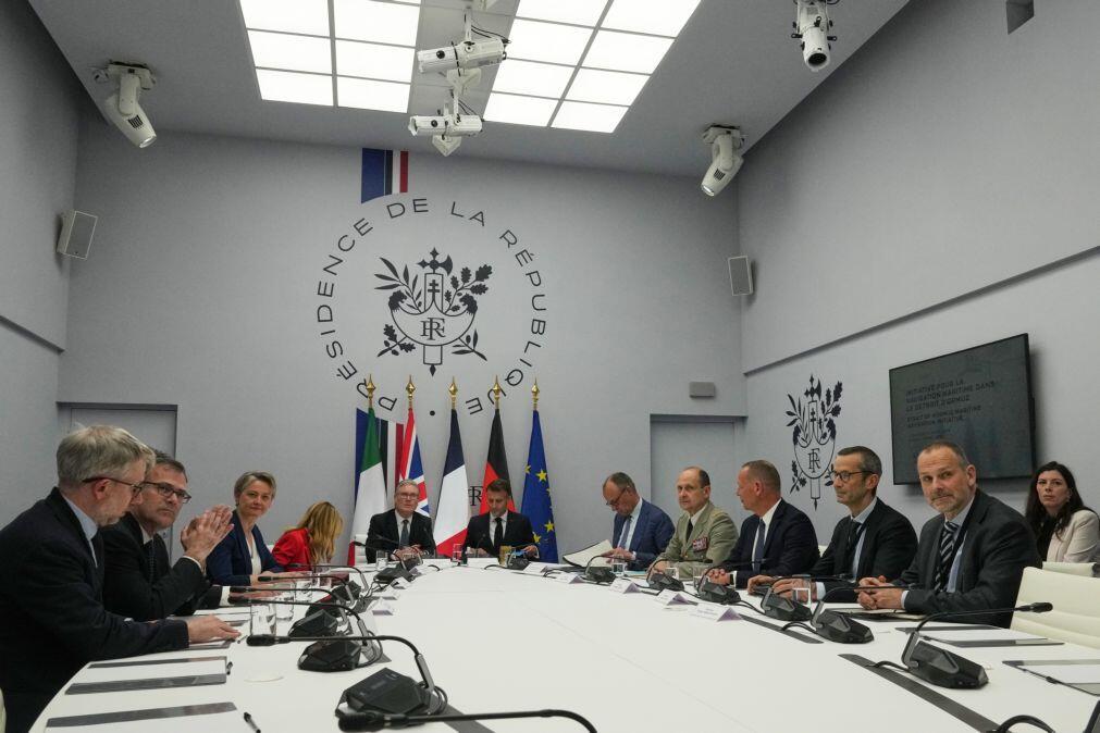Doze países prometem meios militares para desbloquear Estreito de Ormuz