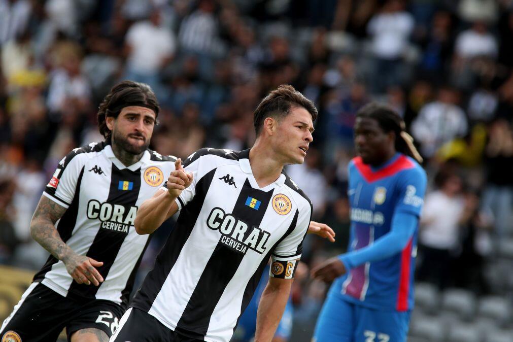 Nacional vence Alverca e ’empurra’ AVS para a II Liga