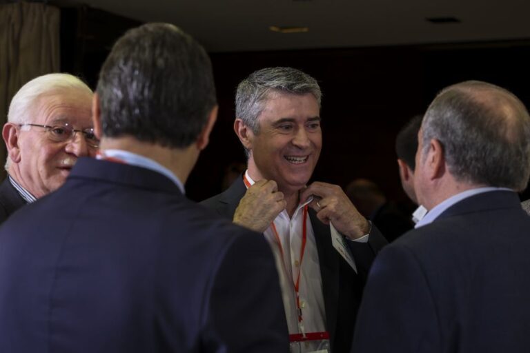 Carneiro diz que sondagens mostram que portugueses 