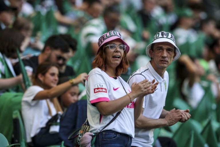 Sporting-Benfica adiado para as 18:15 devido a atraso da equipa 'encarnada'