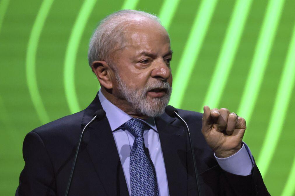 Congresso brasileiro derruba veto de Lula e aprova lei que diminui pena de Bolsonaro