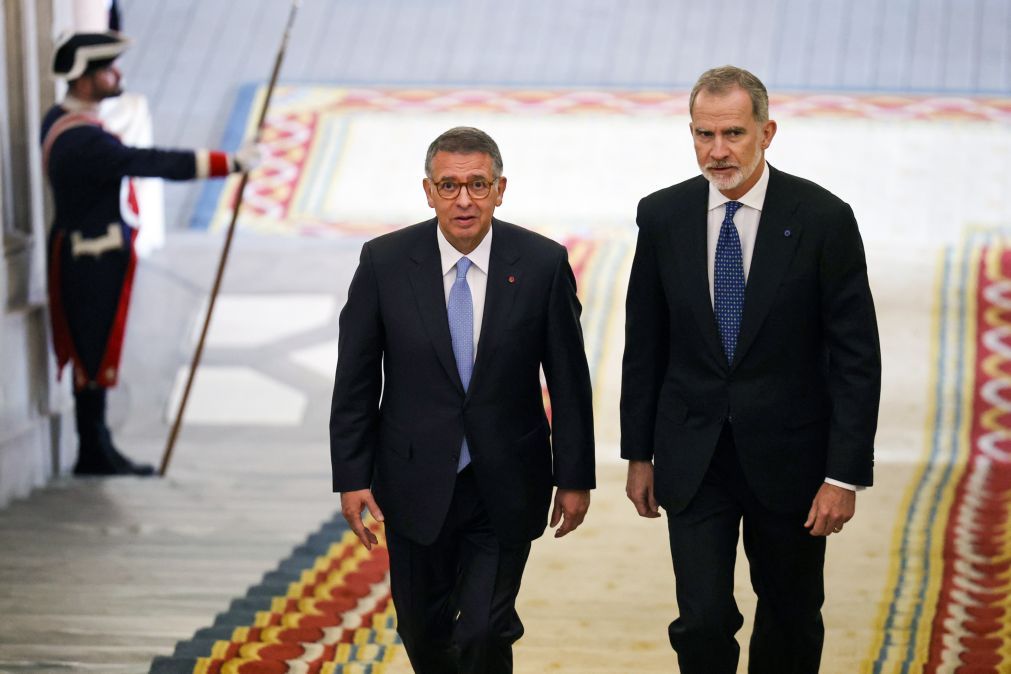Presidente teve encontro com Rei Felipe VI seguido de almoço com a presença de Sánchez
