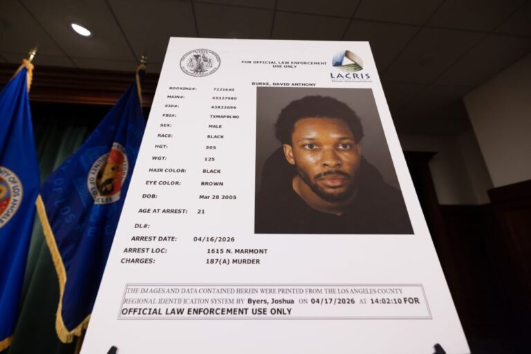 Rapper D4vd acusado pelo homicídio de adolescente norte-americana