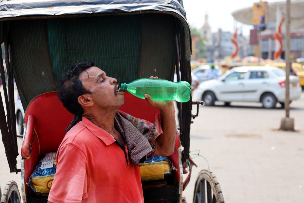 Índia emite alerta devido a onda de calor com temperaturas até 45°C