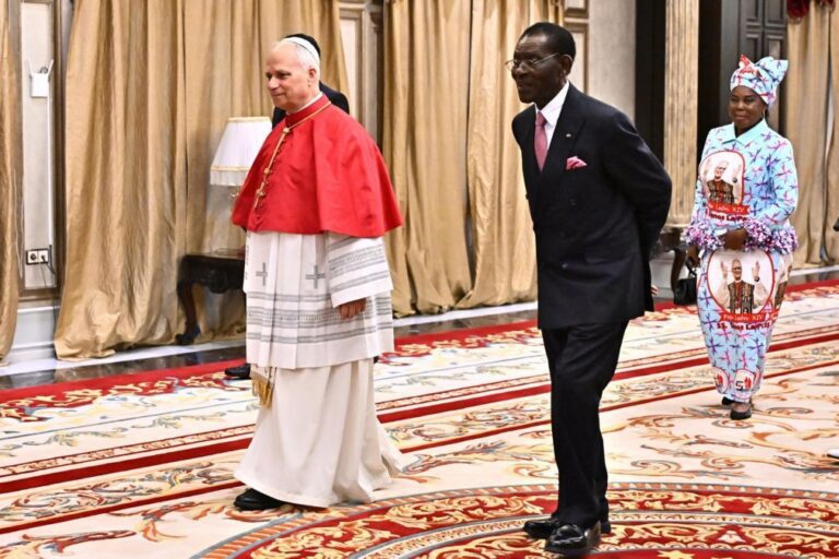 Papa pede na Guiné Equatorial que se valorize 