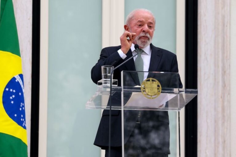 Lula admite reciprocidade se verificar abuso dos EUA na expulsão de adido