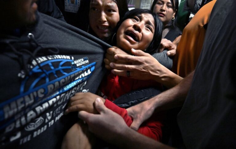 Fotografia do ano do World Press Photo retrata família separada pelo ICE nos EUA