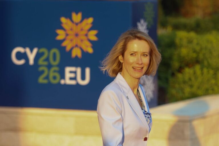 Kallas avisa para 