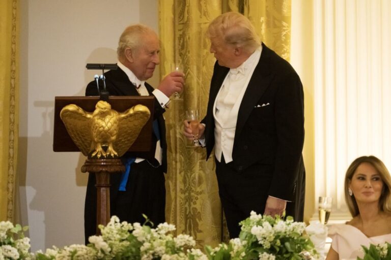 Trump diz que Carlos III conseguiu fazer com 