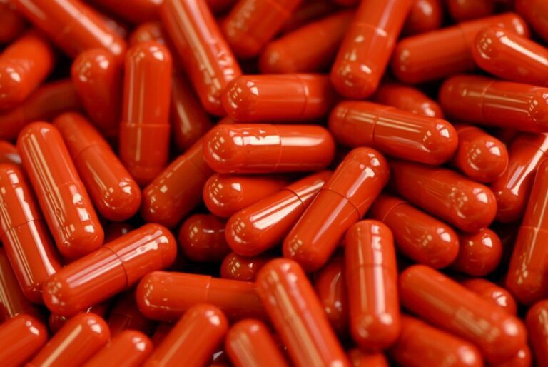 Governo angolano defende produção nacional de medicamentos para reduzir dependência externa