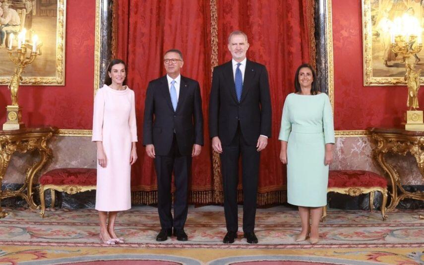 António José Seguro – Visita a Espanha marcada por quebra de protocolo de Felipe VI com gesto raro