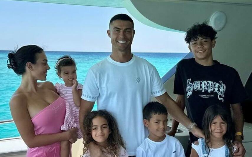 Cristiano Ronaldo Entre no luxuoso iate de cinco milhões de CR7 (Vídeo)
