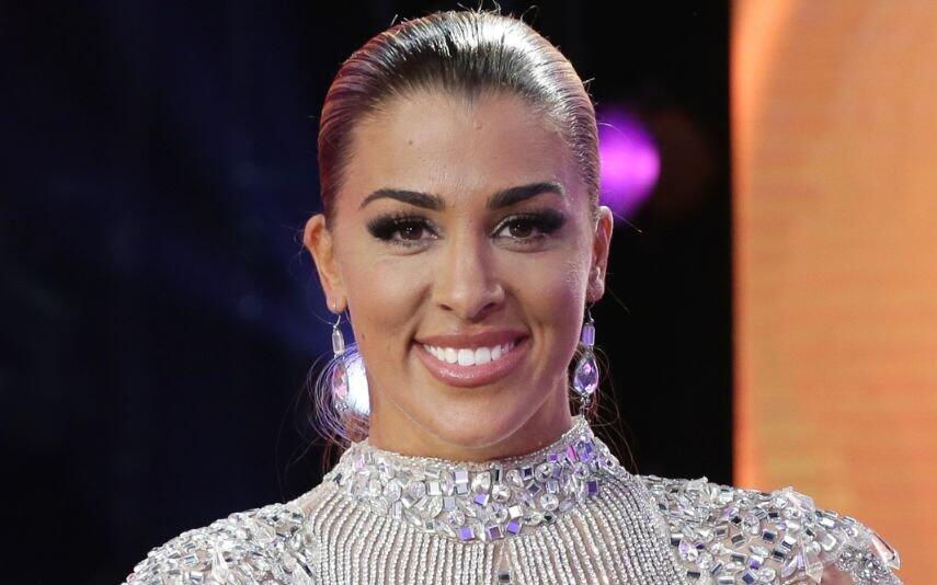 Daniela Santos Exibe novas curvas! Dançarina submete-se a cirurgia estética. Veja o antes e depois