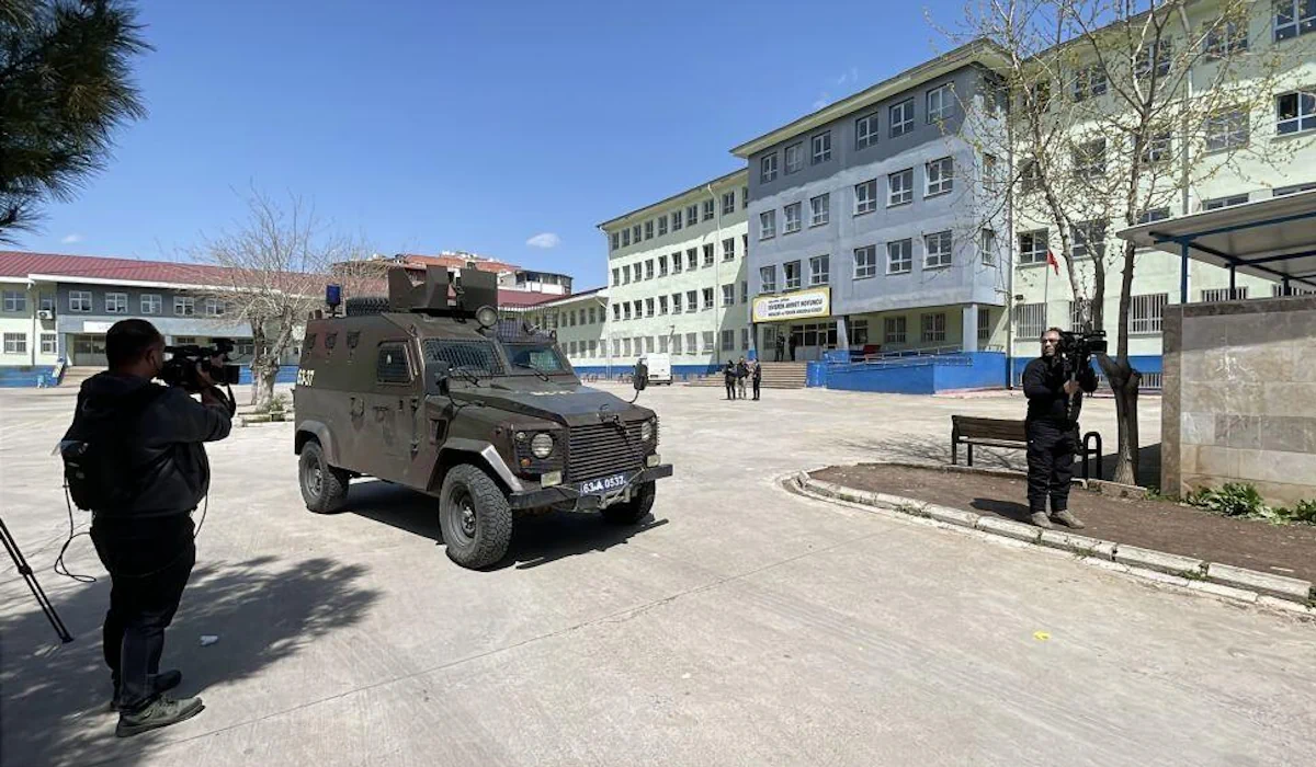 Turquia detém 83 pessoas após massacres em escolas e apologia ao crime