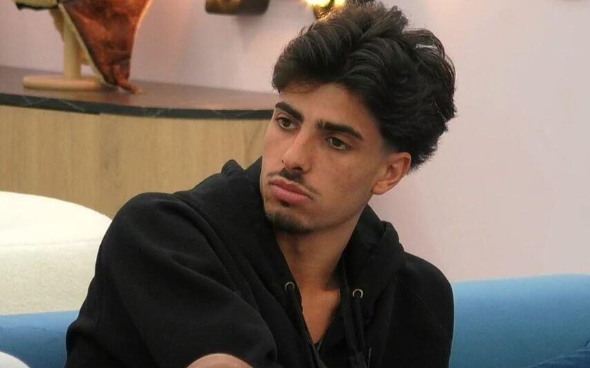 Secret Story Conversa entre Diogo e Voz em privado é transmitida e gera suspeitas