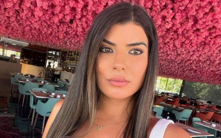 Sofia Sousa Acusada de usar IA para 'criar' marido. Foto de kimono em loja de açaí dá que falar