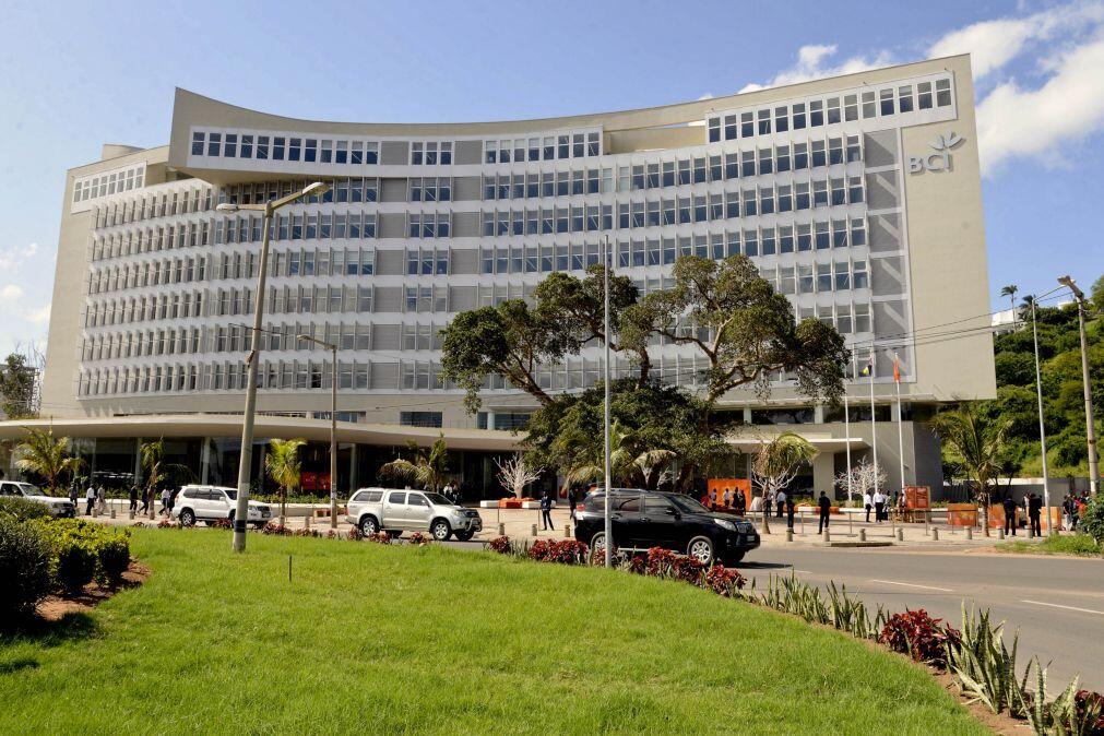 Exposição à dívida moçambicana corta lucros dos cinco maiores bancos em 70%