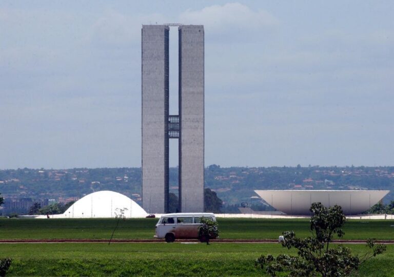 Delegação do Parlamento Europeu visita Brasil para acompanhar combate à evasão fiscal