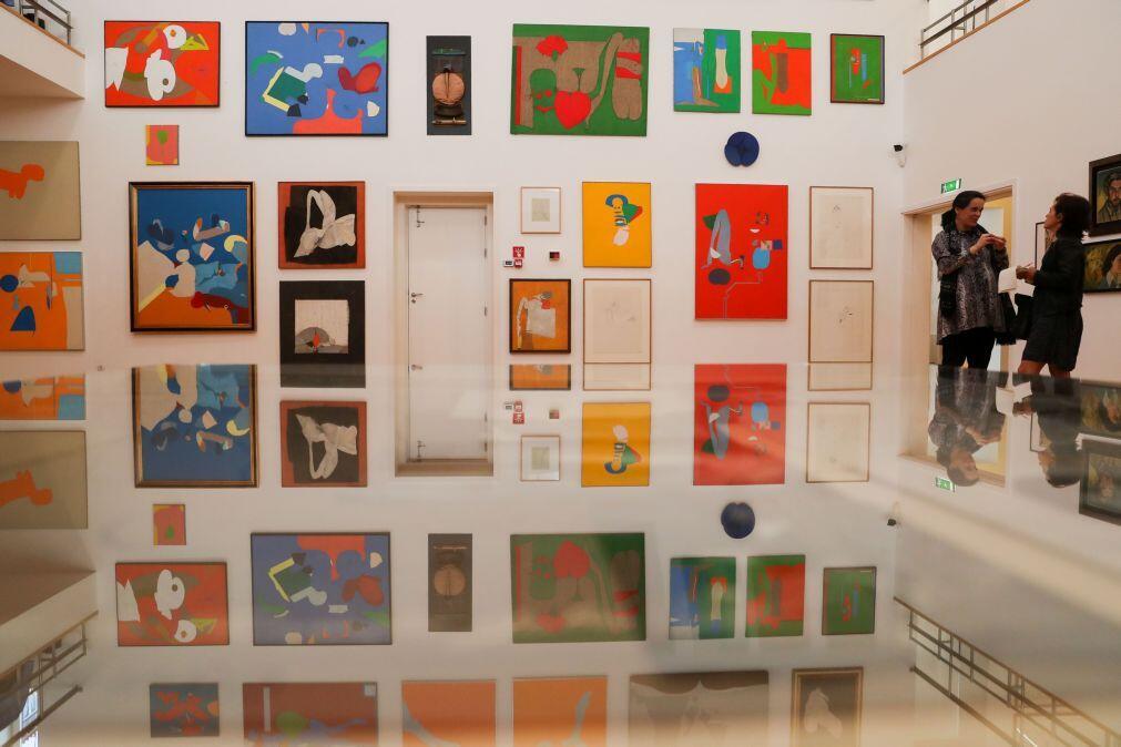 Exposição no Atelier-Museu Júlio Pomar revisita sete décadas da obra do artista
