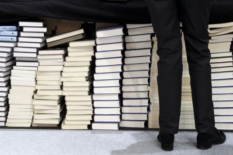 Ministros da Cultura lusófonos decidem instituir prémio literário da CPLP