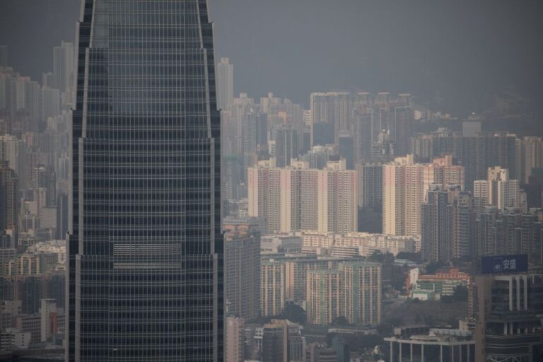 Hong Kong ultrapassa Suíça na gestão global de fortunas, revela estudo