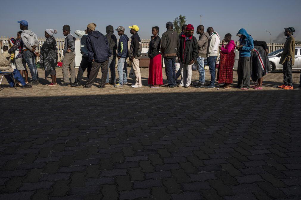 Quase 2.700 moçambicanos deportados pela África do Sul por permanência ilegal