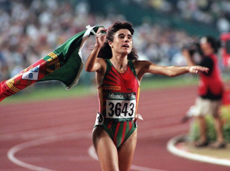 Fernanda Ribeiro homenageada com prémio 'Alto Prestígio' 30 anos após ouro olímpico