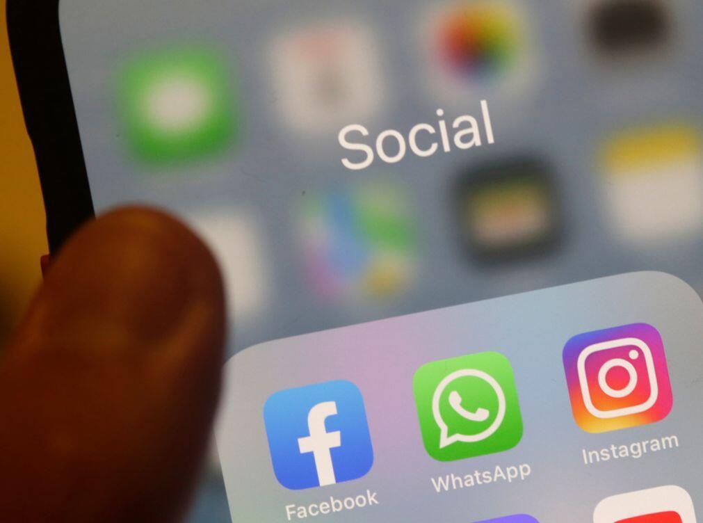 Uso das redes sociais é tão prejudicial como tabaco – médicos do Reino Unido