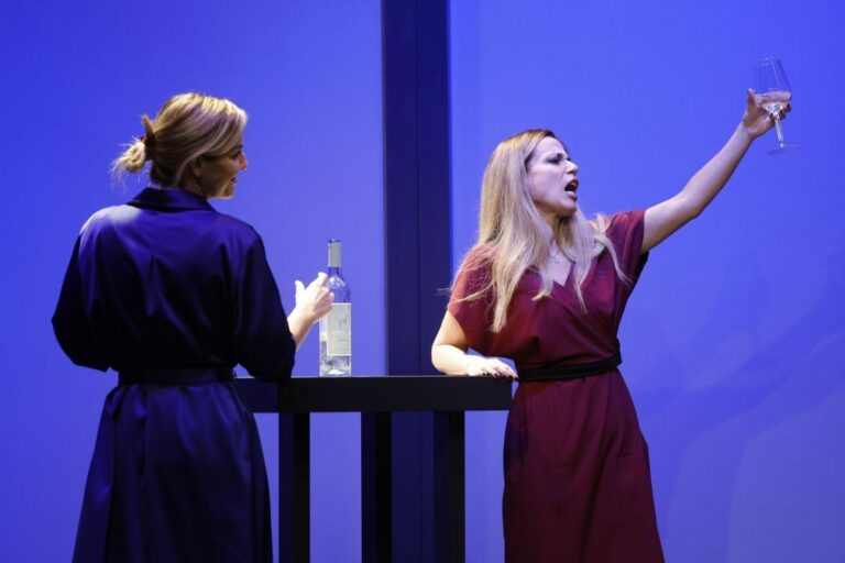 Teatro Villaret reabre em setembro com comédia 