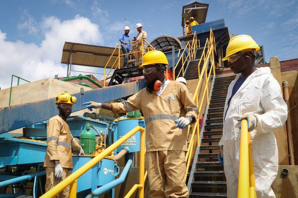 Primeira refinaria de ouro em Angola deverá estar pronta até final do ano – ministro