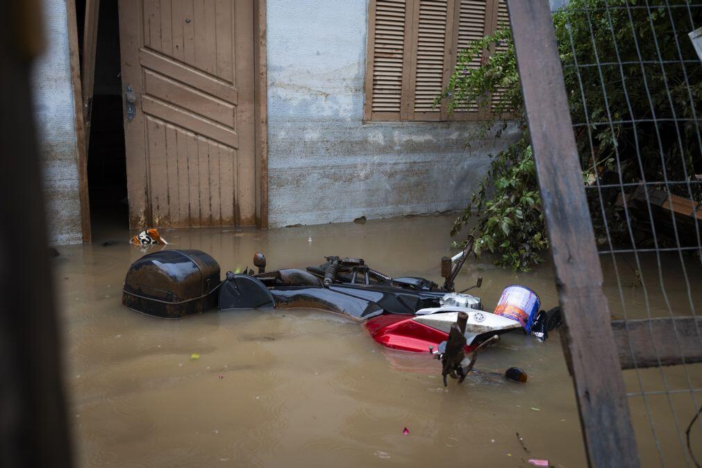 Número de mortos no nordeste do Brasil devido a fortes tempestades sobe para seis