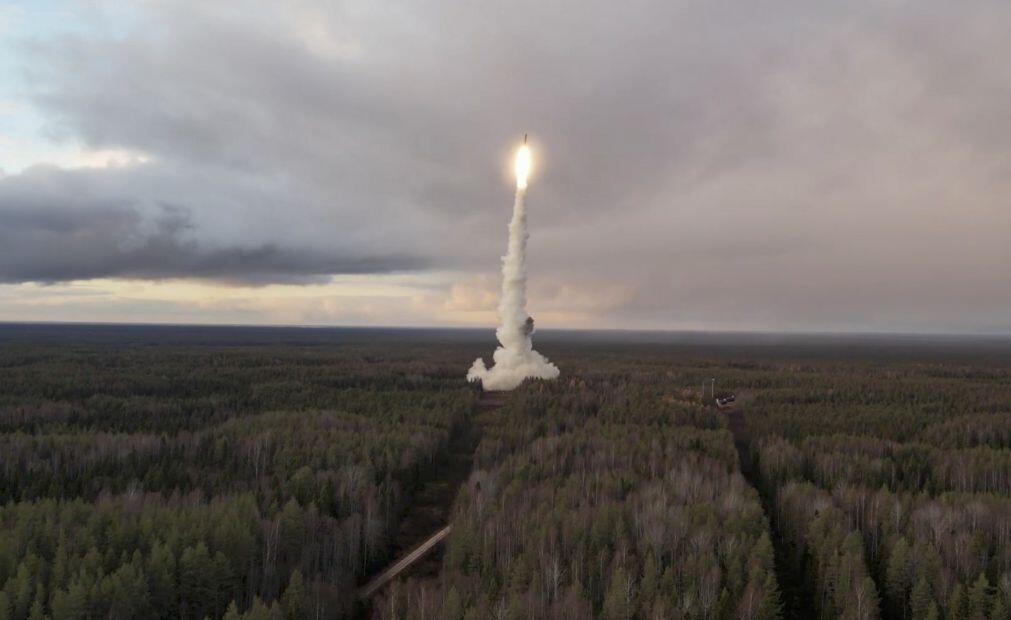 Rússia anuncia teste bem-sucedido de novo míssil nuclear intercontinental
