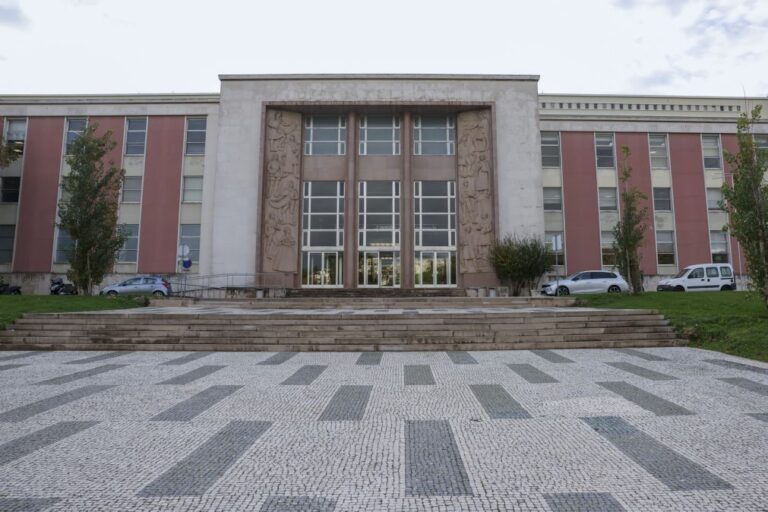 A vida e o rasto de Luís de Camões em duas exposições inauguradas na Biblioteca Nacional