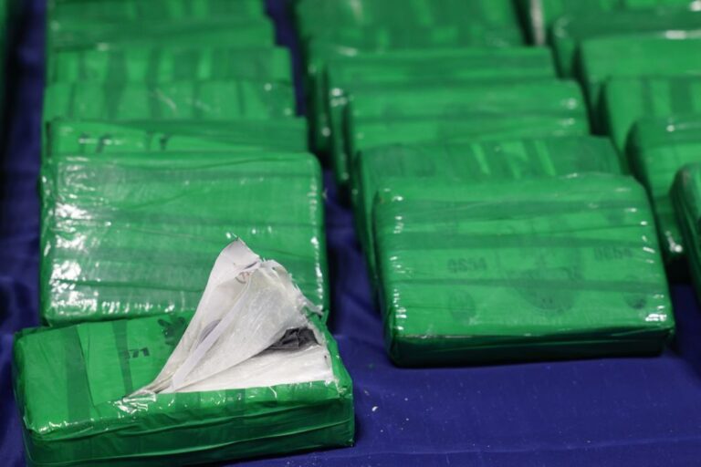 Quase 20 toneladas de droga apreendidas em duas semanas entre os Açores e as Canárias