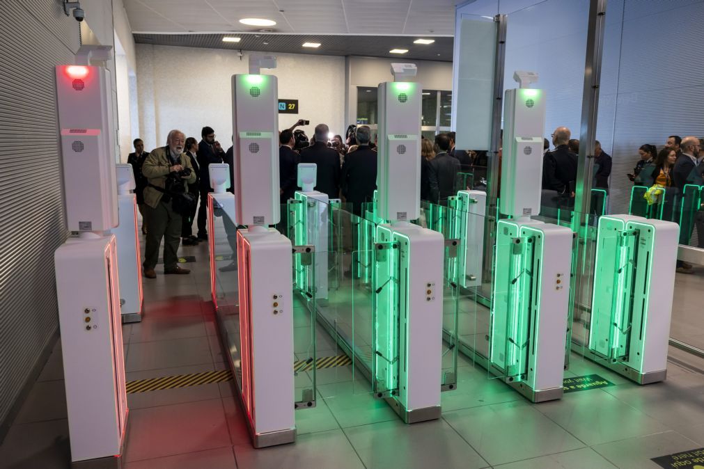 Governo recusa suspender no verão sistema de controlo europeu nos aeroportos
