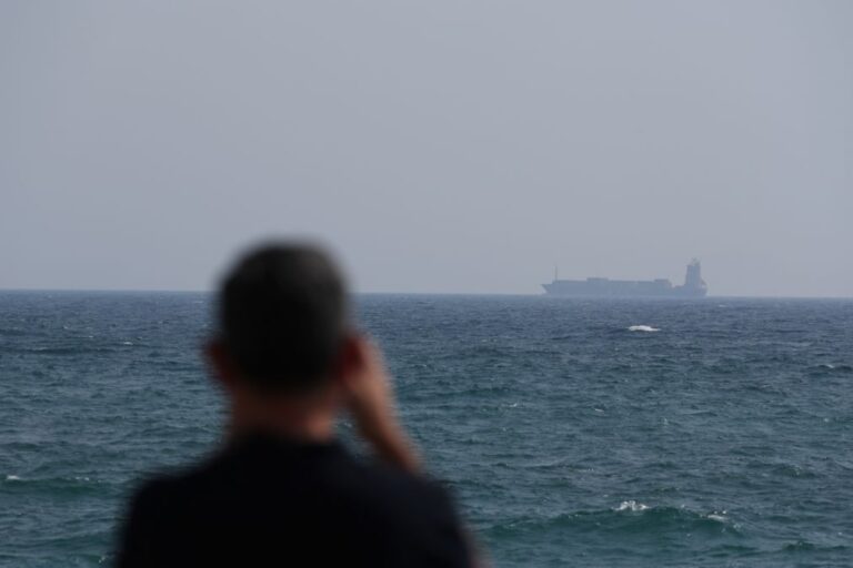 Estados Unidos negam que navio tenha sido atingido por mísseis iranianos
